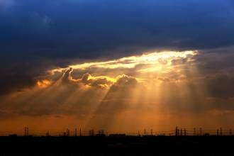 why is it still daylight at 9pm|Times for sunrise and sunset in the United Kingdom .